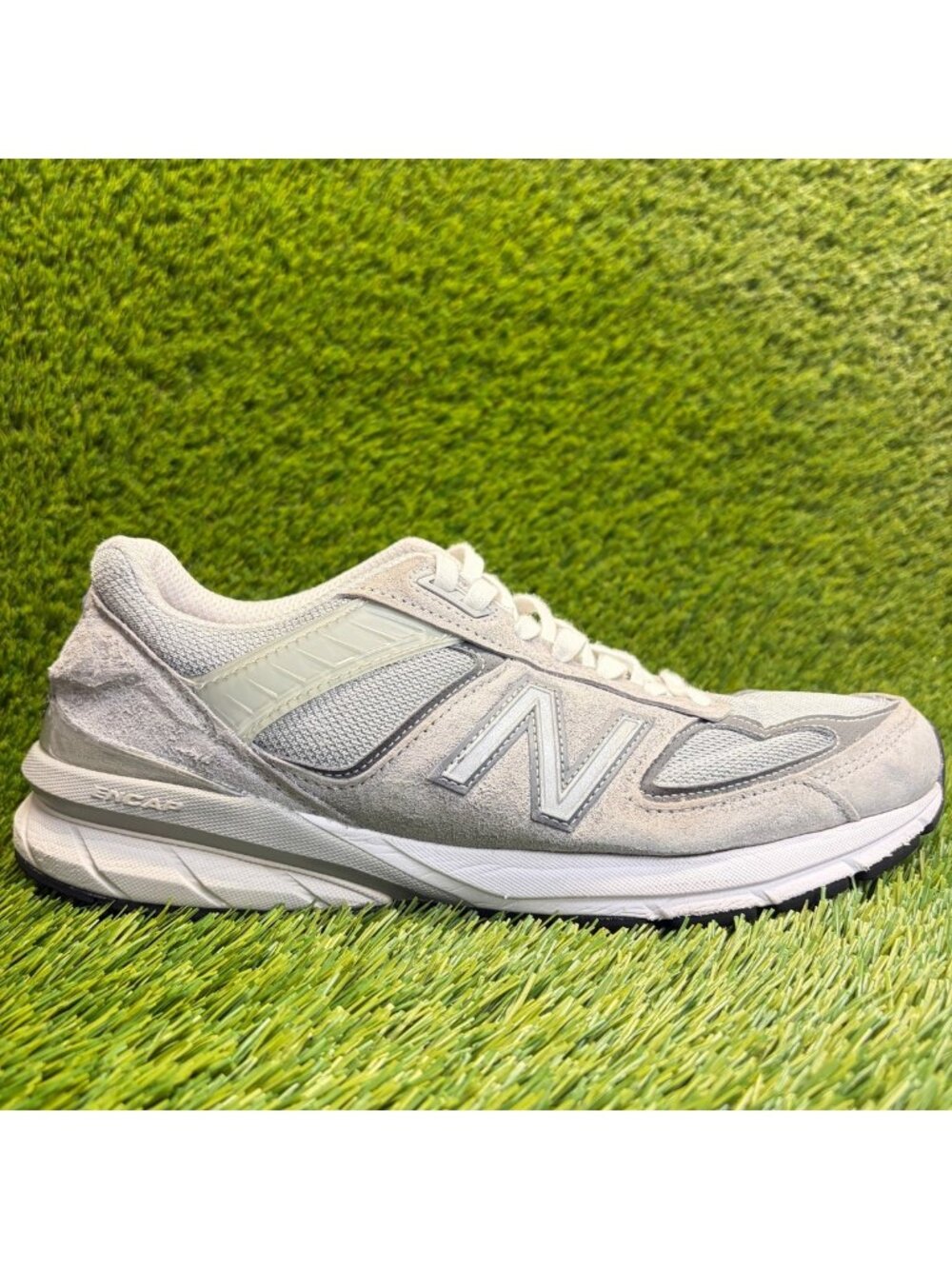 New Balance 990v5 Mens Size 10 Gray White Athletic Running Shoes Sneakers
